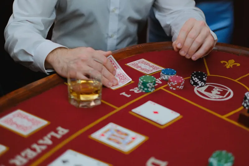 Unlearning Texas Hold'em: How Badugi's Backwards Logic Is Making American Poker Players Sharper